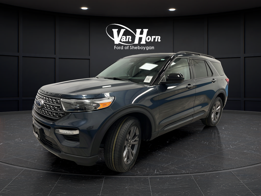 Used 2023 Ford Explorer XLT w/ Equipment Group 202A AWD/4WD image 3