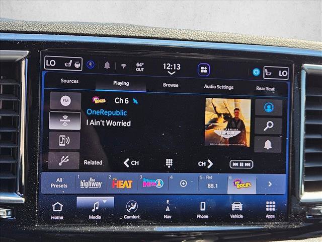 Used 2021 Chrysler Pacifica Limited w/ Uconnect Theater Family Group image 18