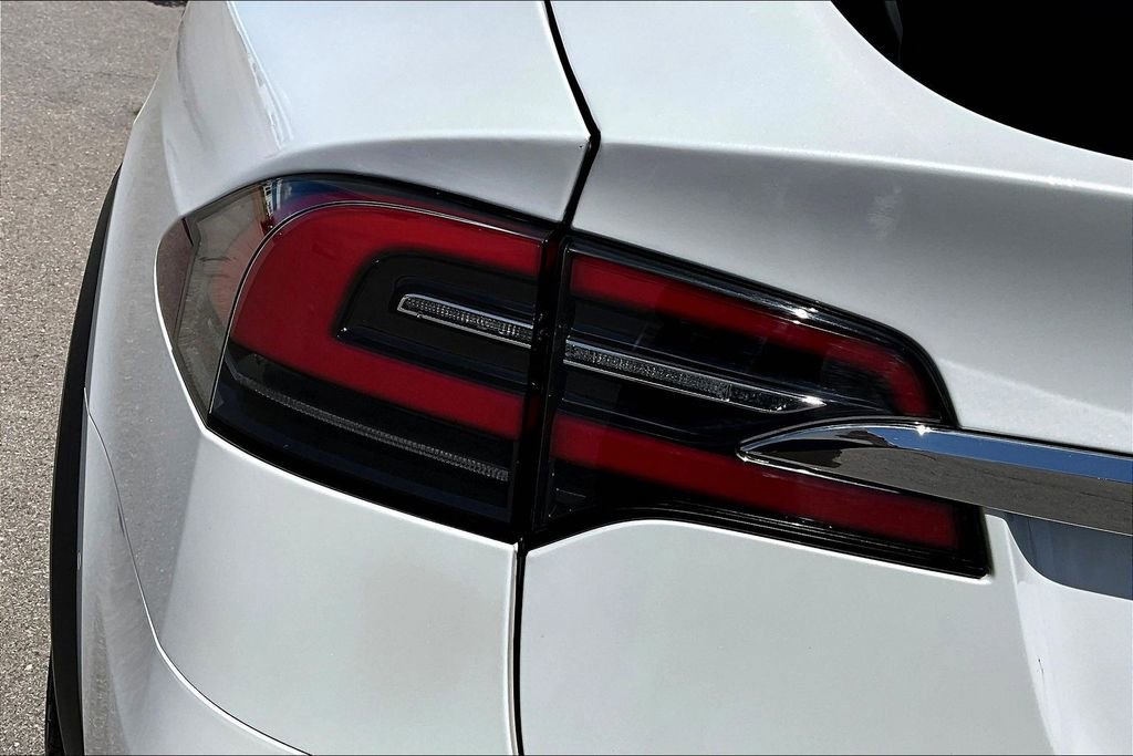 Used 2020 Tesla Model X Long Range image 30