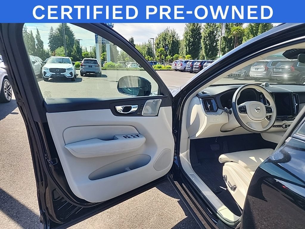 Certified 2023 Volvo XC60 T8 Ultimate w/ Climate Package AWD/4WD image 10