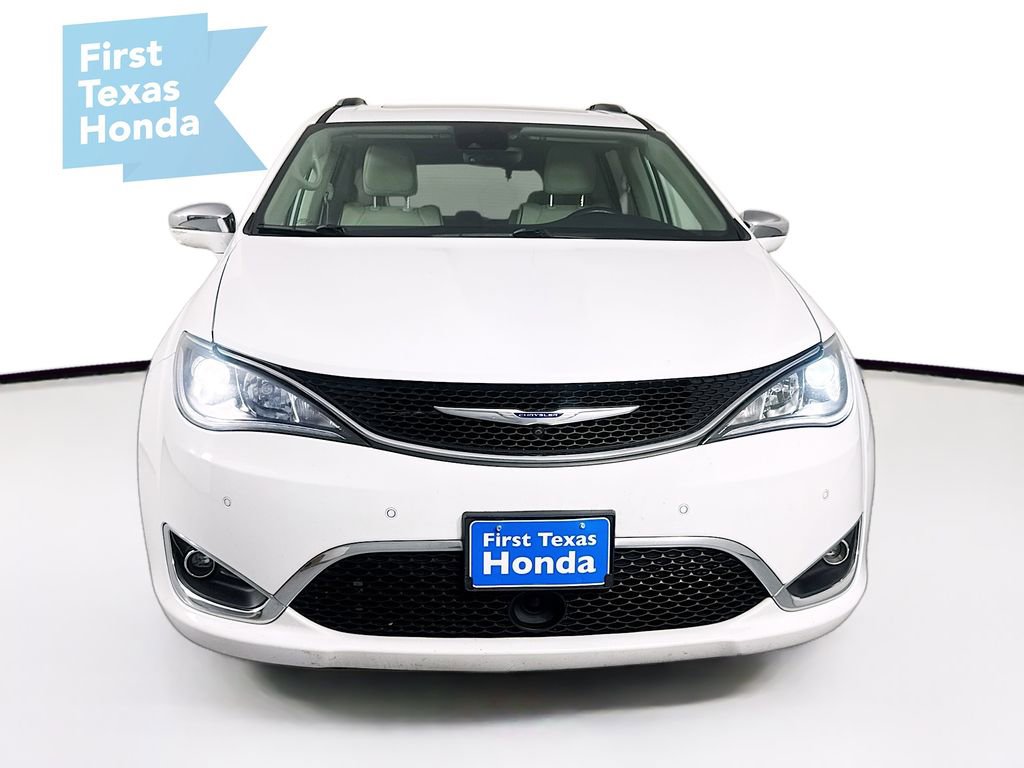 Used 2019 Chrysler Pacifica Limited w/ Tire & Wheel Group image 2