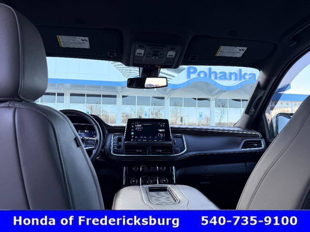 Used 2022 Chevrolet Suburban LT w/ Luxury Package image 46