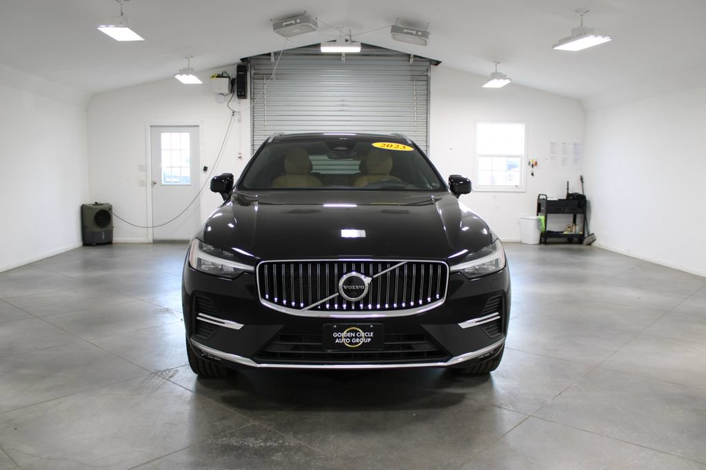 Used 2023 Volvo XC60 B6 Ultimate w/ Climate Package AWD/4WD image 3