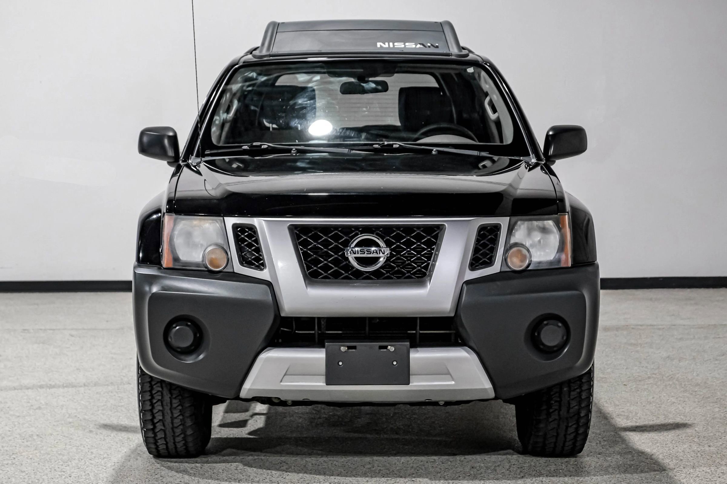 Used 2015 Nissan Xterra X AWD/4WD image 3