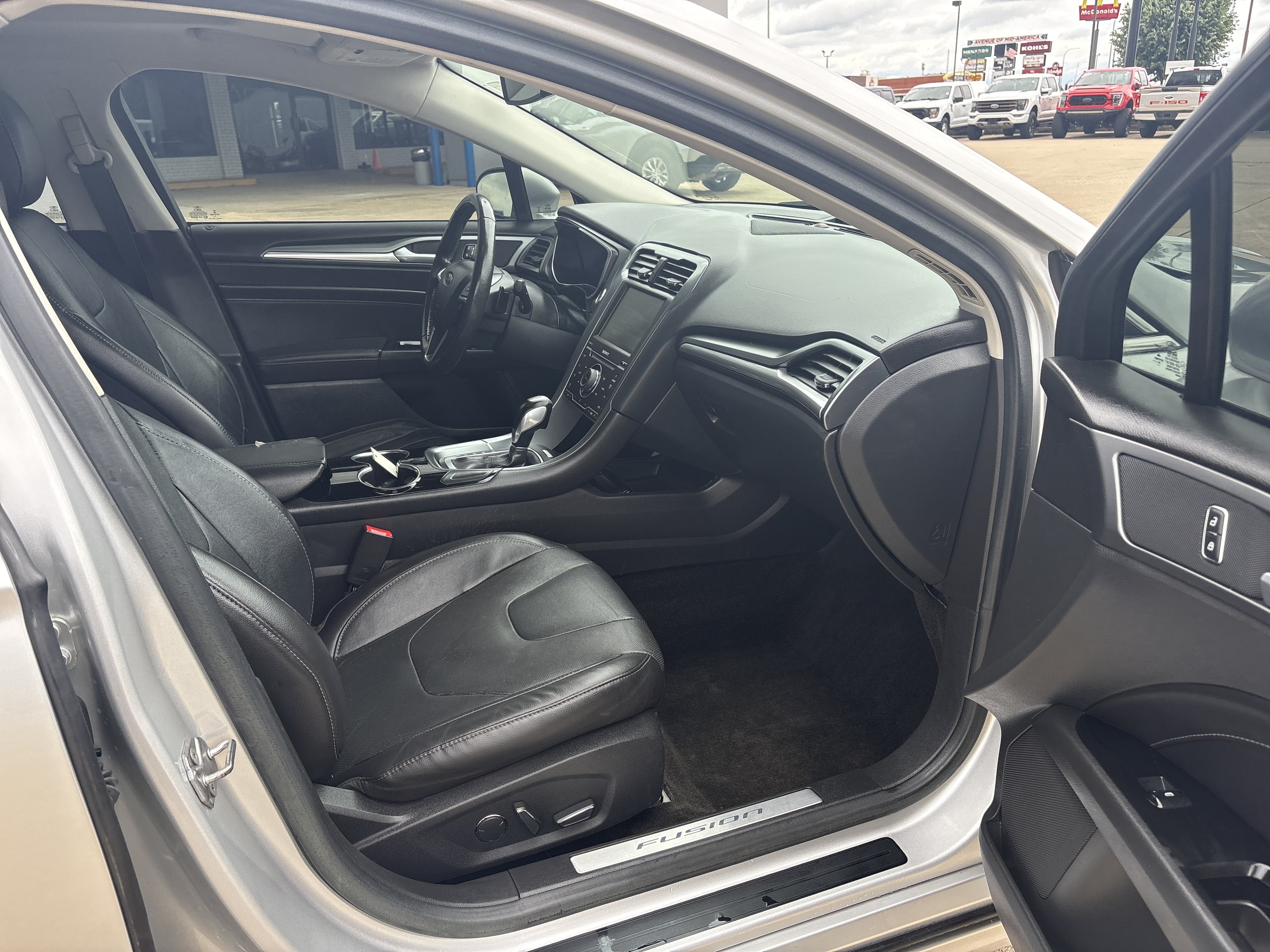 Used 2015 Ford Fusion Titanium FWD image 6