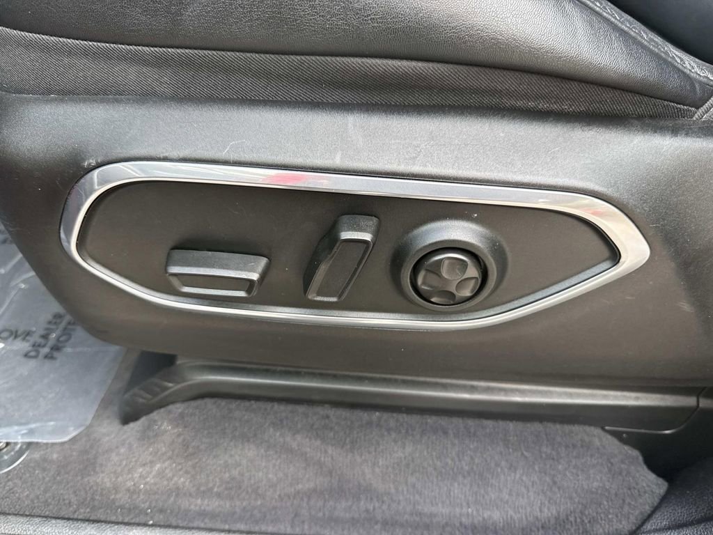 Used 2024 Jeep Wagoneer L Series II image 30