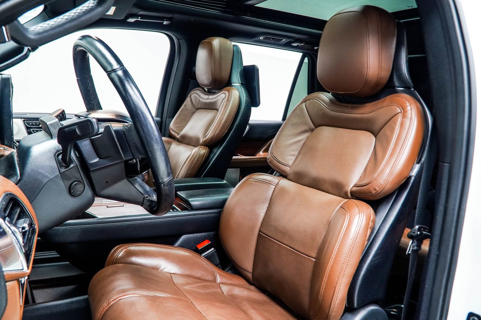 Used 2023 Lincoln Navigator Reserve AWD/4WD image 39