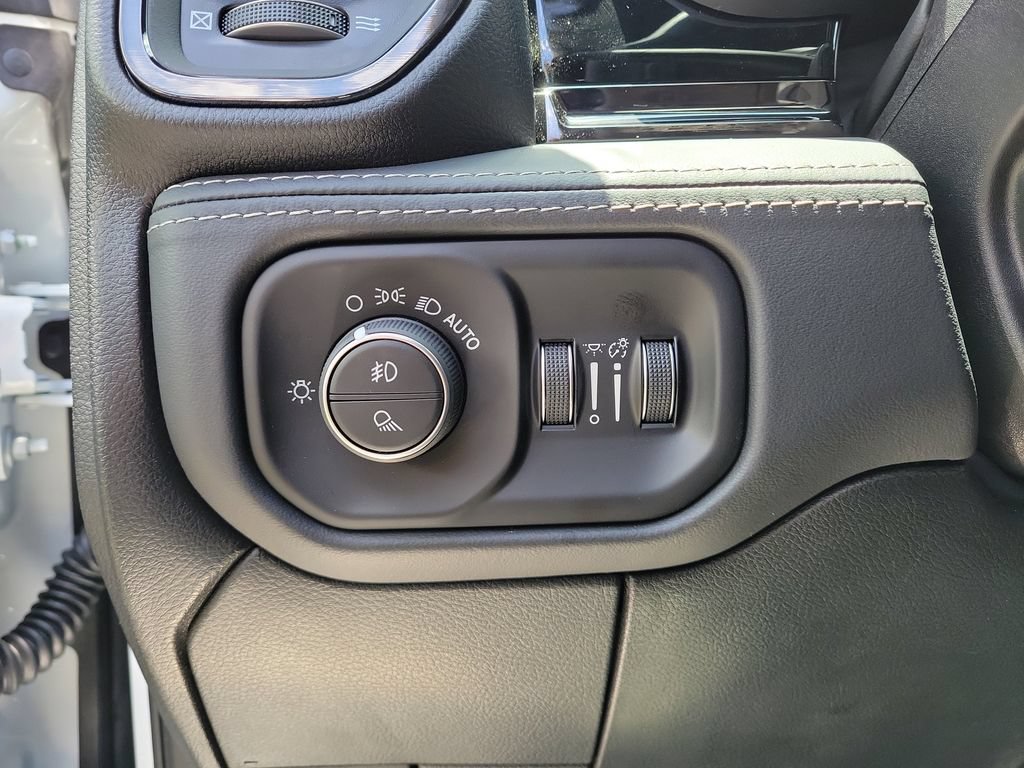 New 2026 RAM 3500 Limited AWD/4WD image 13
