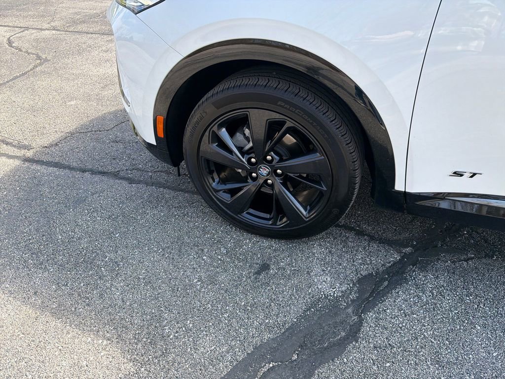 Used 2025 Buick Envision Sport Touring image 28