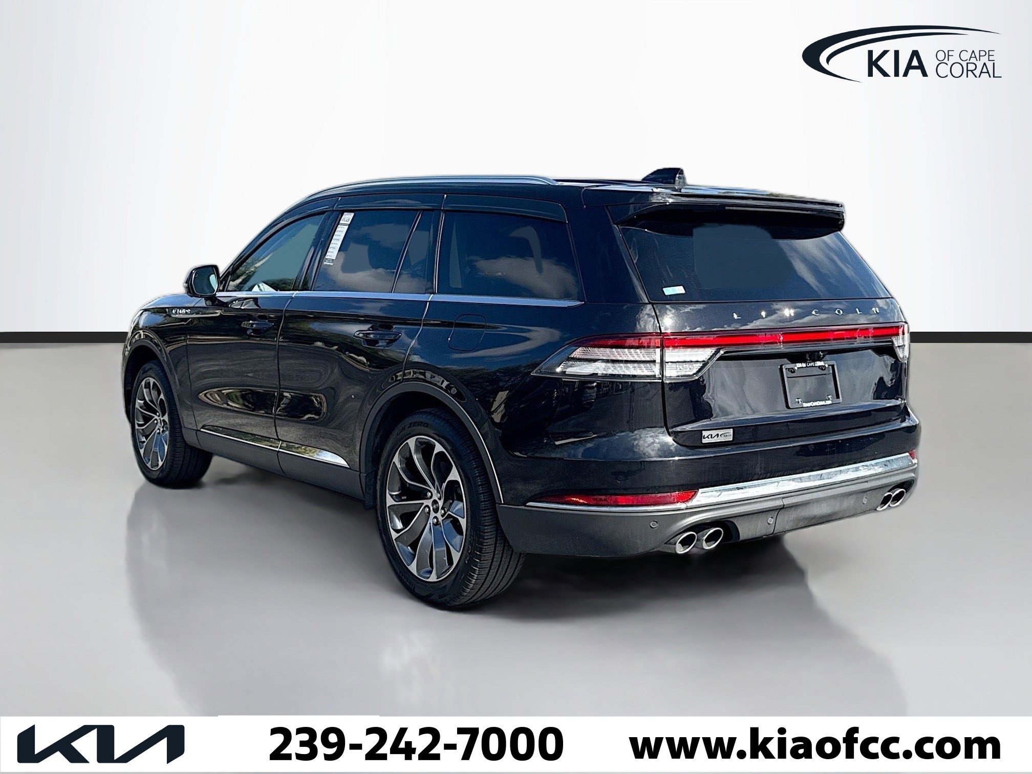 Used 2025 Lincoln Aviator Reserve image 3
