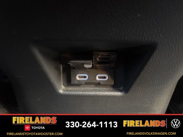 Used 2023 Toyota Venza Limited image 43