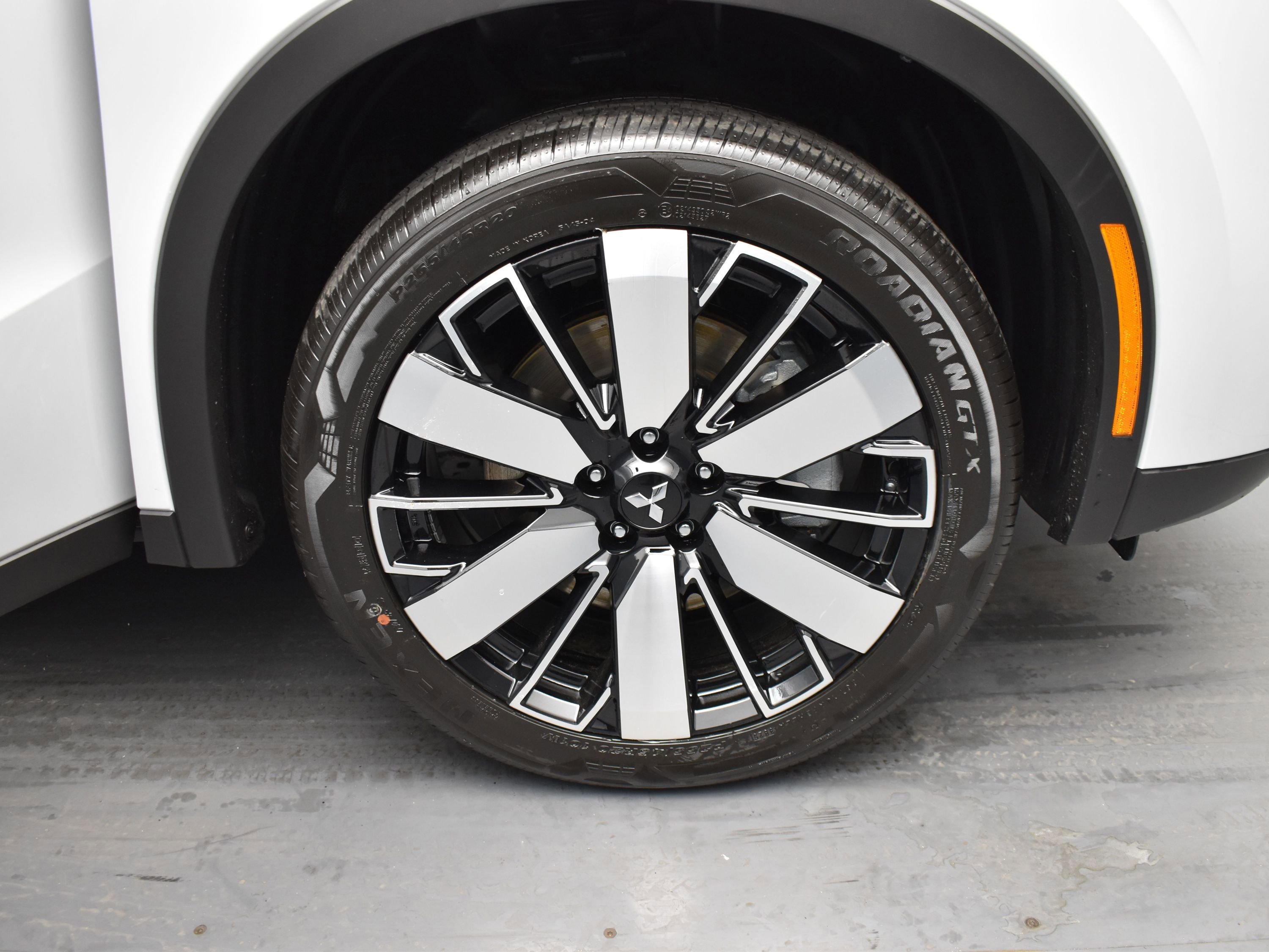 New 2026 Mitsubishi Outlander AWD image 5