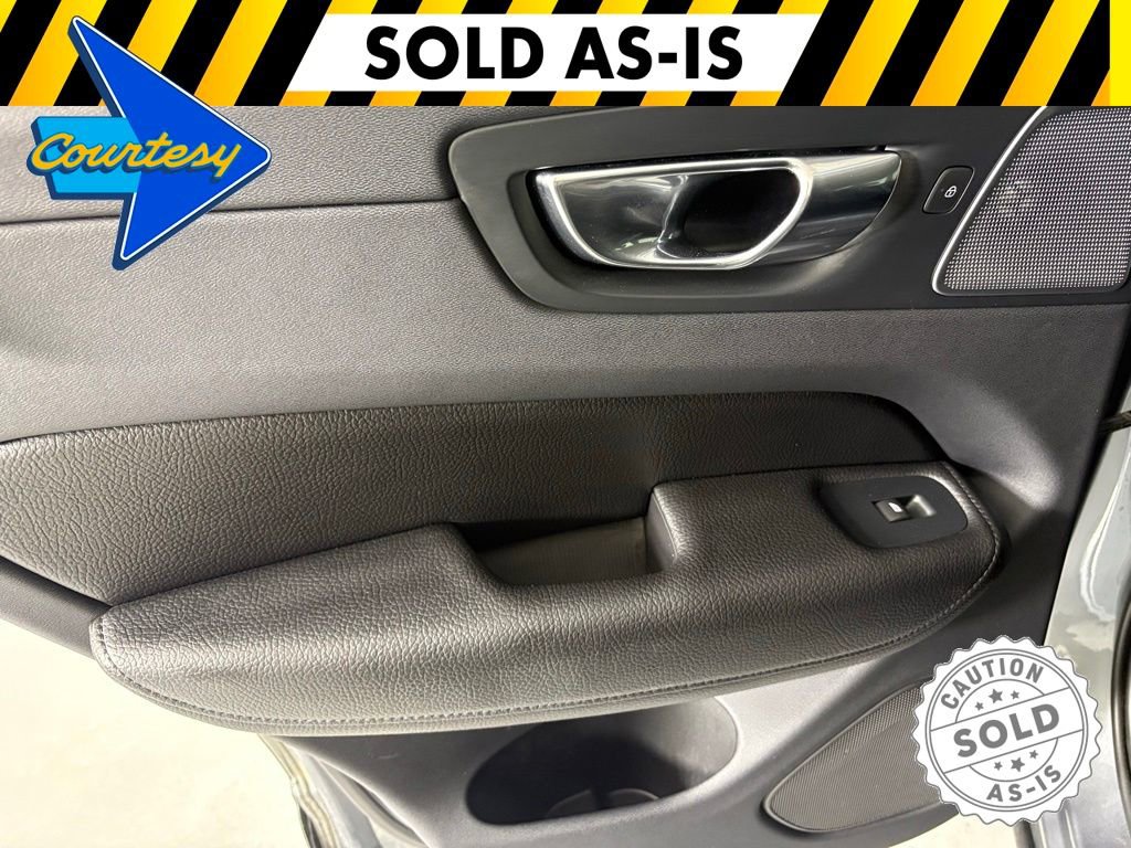 Used 2018 Volvo XC60 T5 Inscription w/ Convenience Package image 32