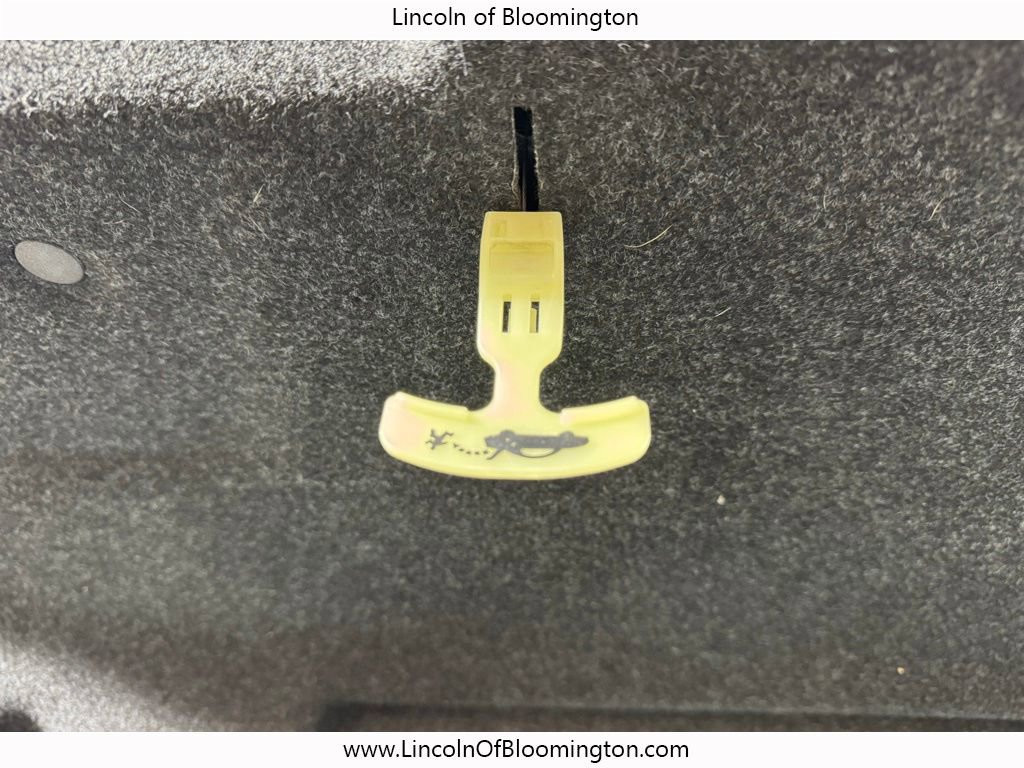 Used 2018 Volvo S60 T5 Inscription w/ Technology Package image 28