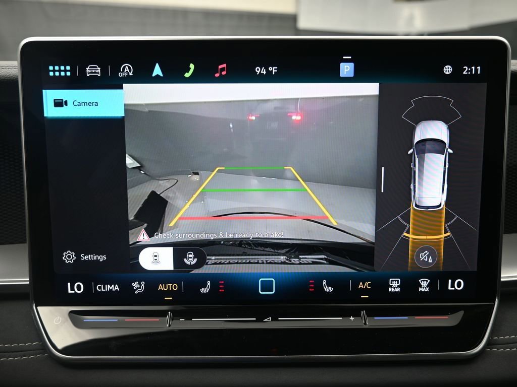 Used 2025 Volkswagen Tiguan SE FWD image 12