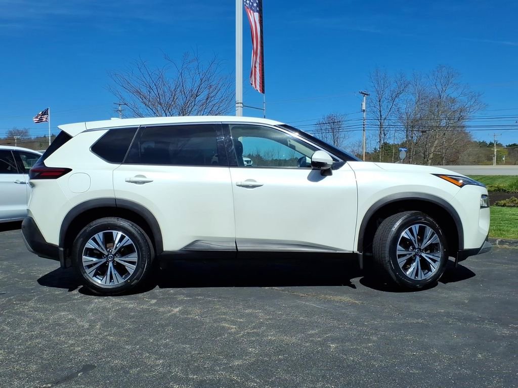 Used 2021 Nissan Rogue SV AWD/4WD image 2