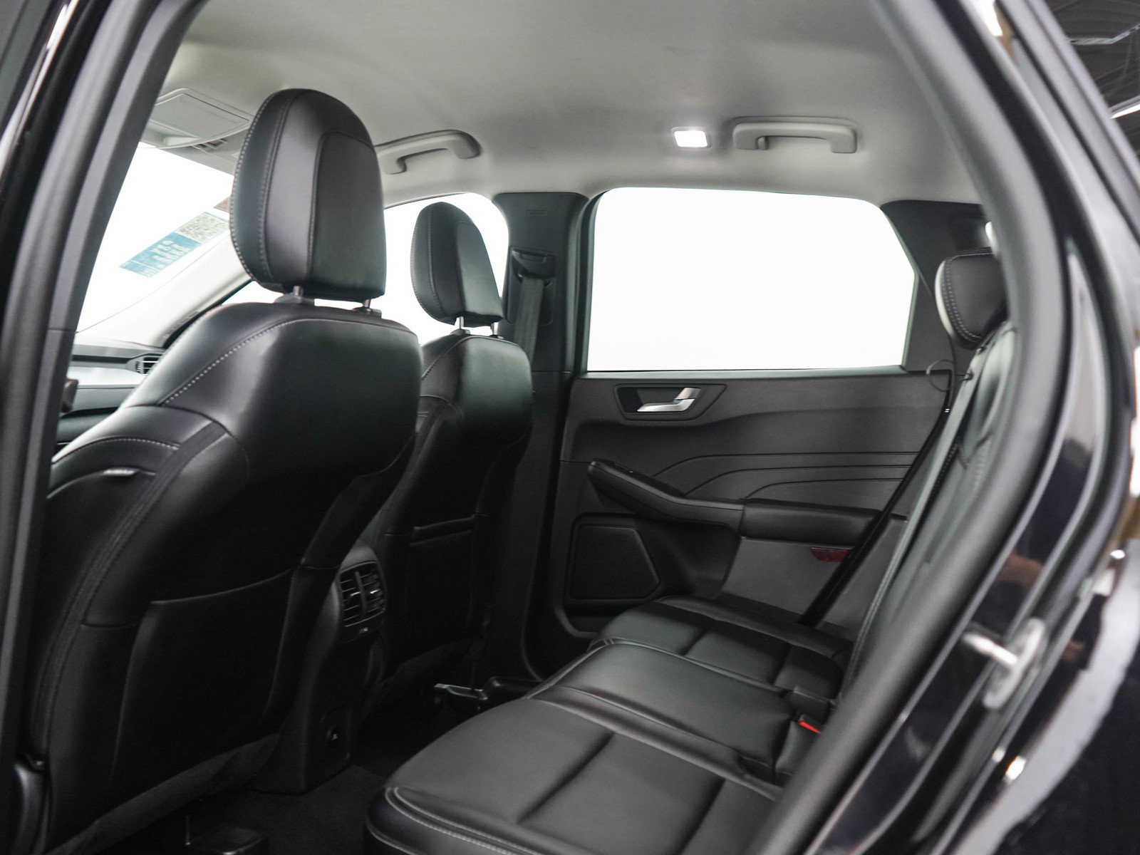 Used 2025 Ford Escape Platinum AWD/4WD image 18