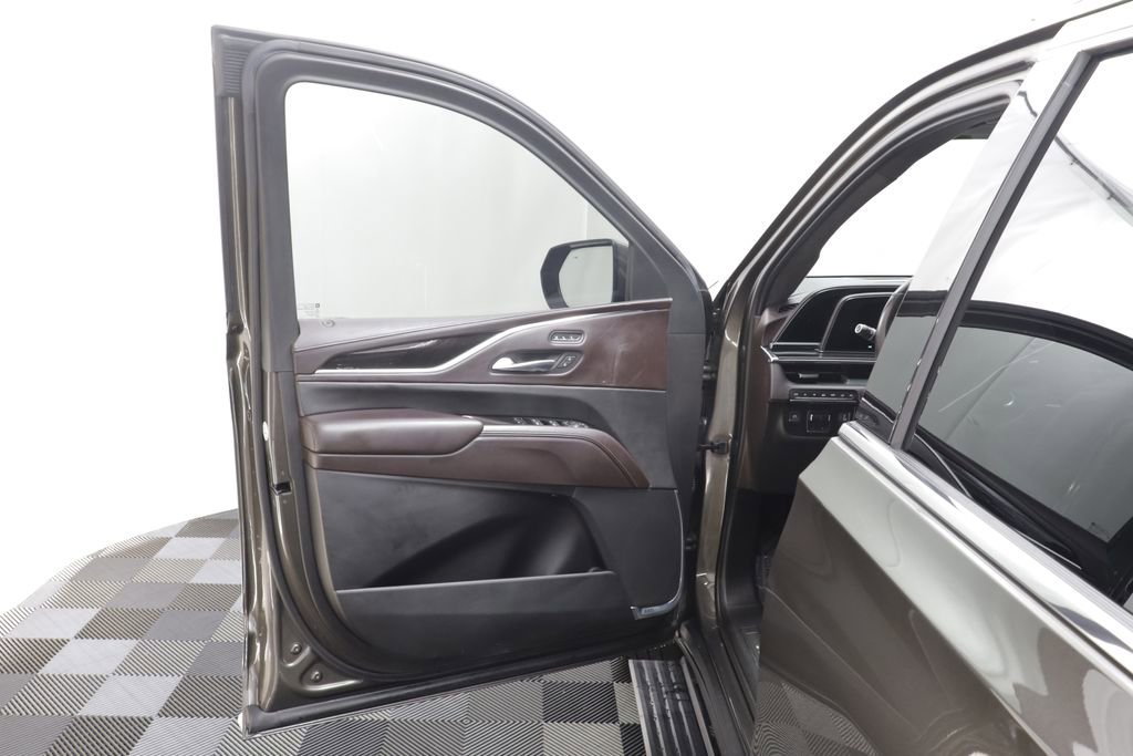 Used 2021 Cadillac Escalade ESV Premium Luxury Platinum AWD/4WD image 5