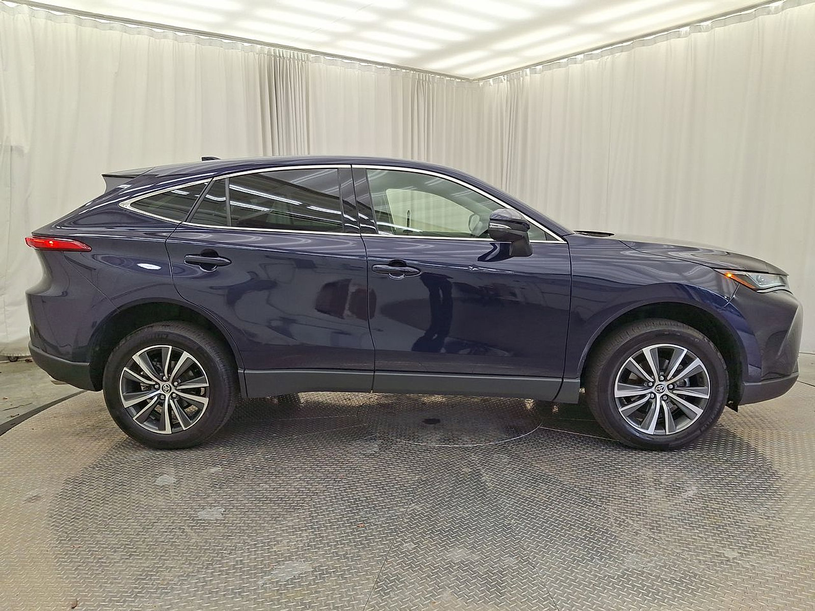 Certified 2022 Toyota Venza LE AWD/4WD image 26