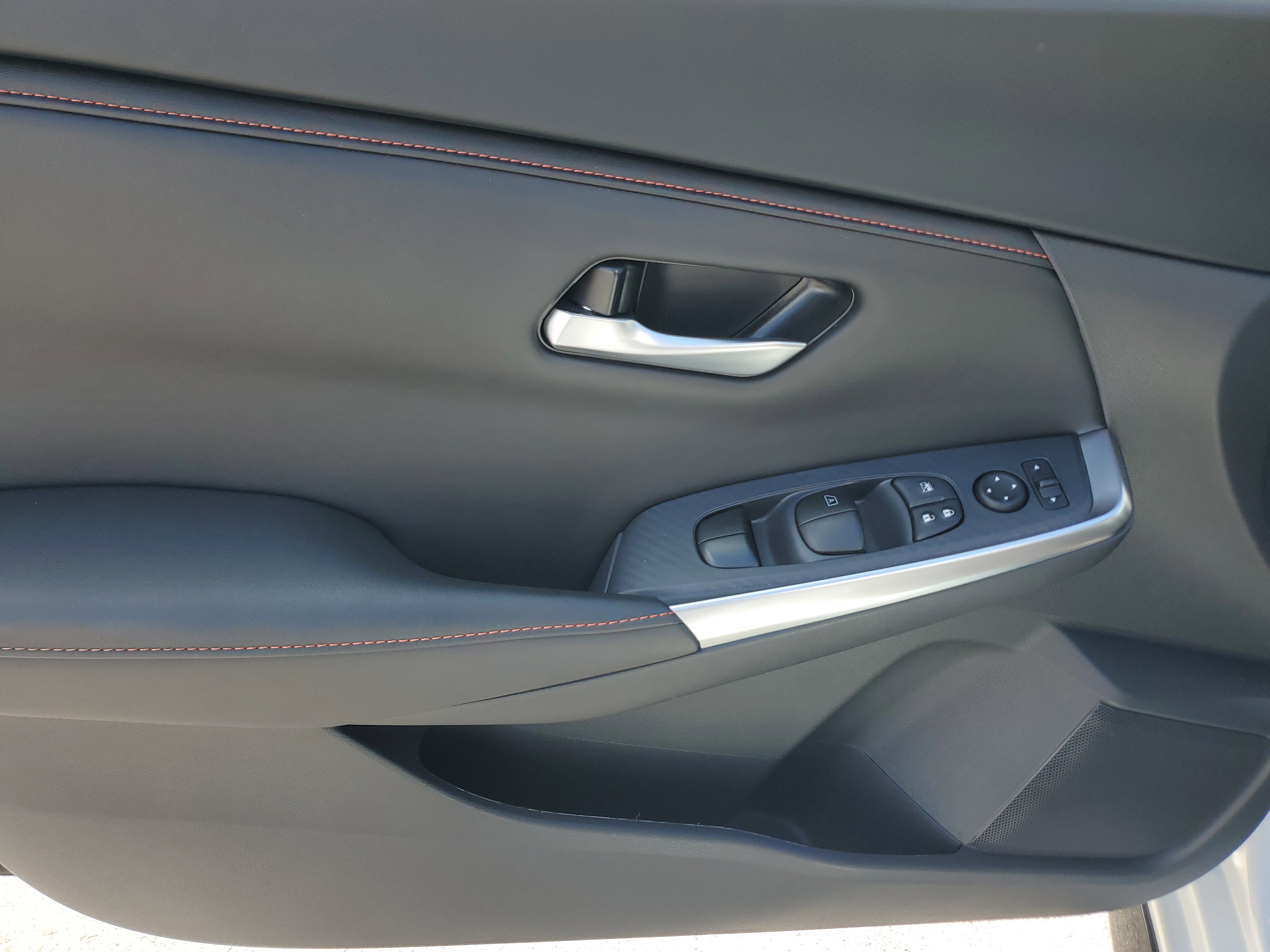 Certified 2025 Nissan Sentra SR w/ Midnight Edition image 21