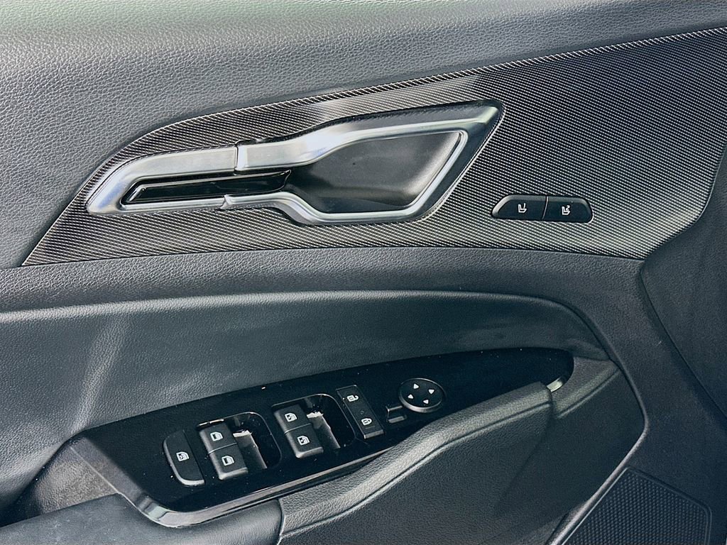 Used 2025 Kia Sportage SX Prestige image 24