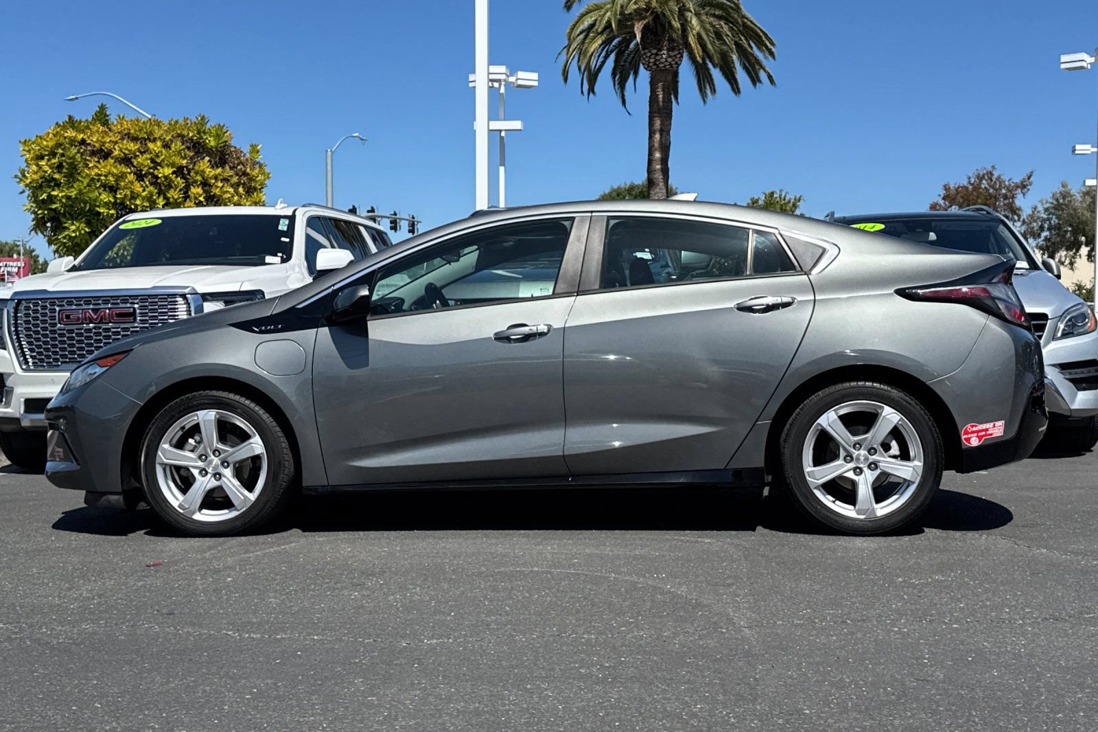 Used 2017 Chevrolet Volt LT FWD image 8