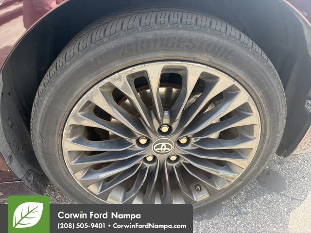 Used 2016 Toyota Avalon Touring FWD image 9