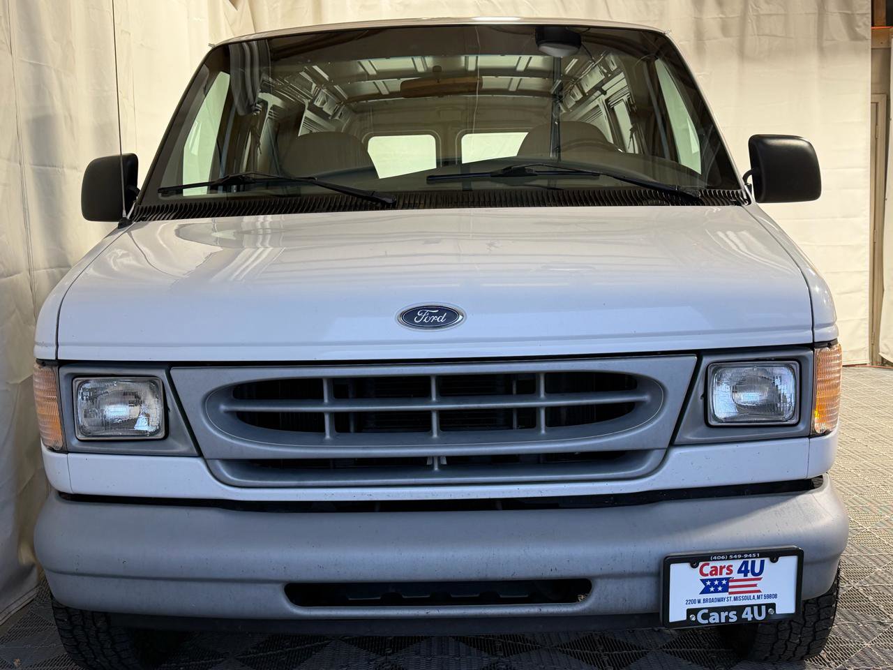 Used 1999 Ford E-150 and Econoline 150 RWD image 2