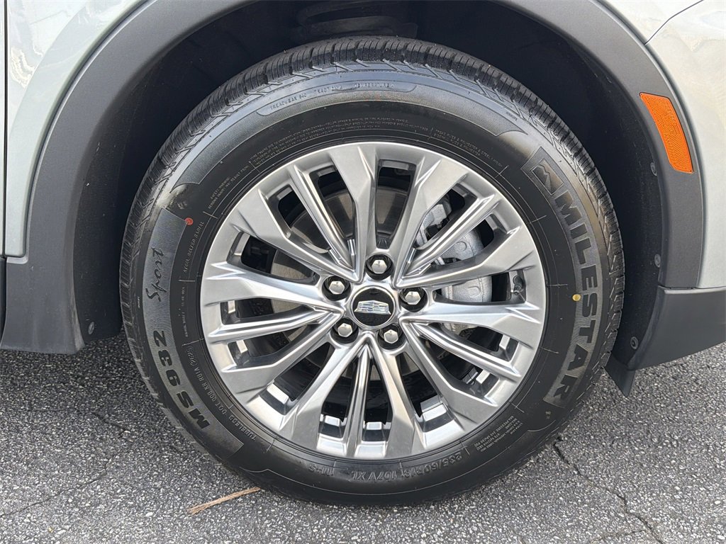 Certified 2025 Cadillac XT4 Premium Luxury image 8