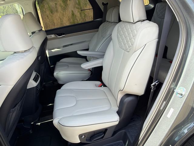 Used 2022 Hyundai Palisade Limited w/ Winter Package image 20