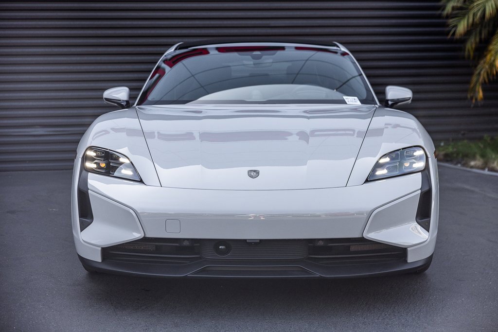 Certified 2025 Porsche Taycan Turbo image 7