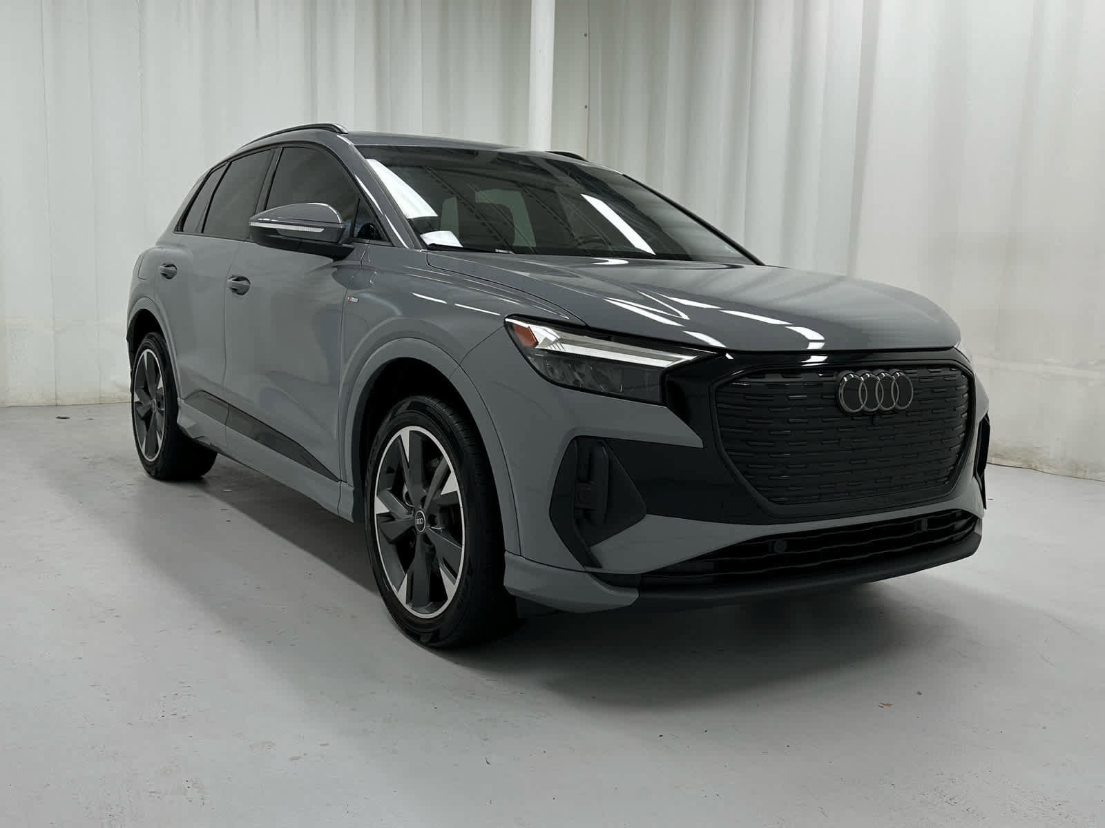 Used 2023 Audi Q4 e-tron Premium w/ Convenience Package image 1