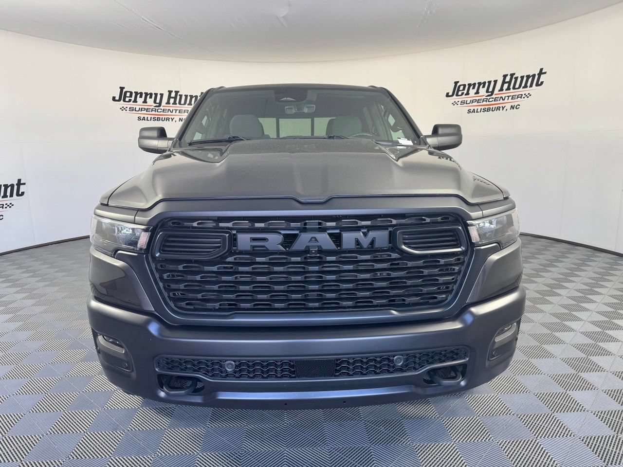 Used 2025 RAM 1500 Warlock AWD/4WD image 5