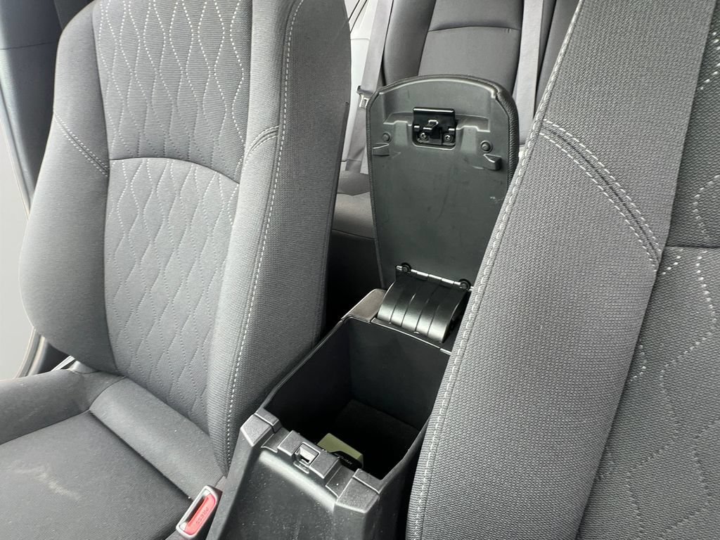 Used 2025 Toyota Corolla LE FWD image 21