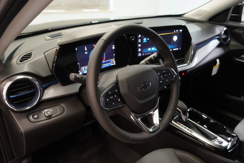 New 2026 Chevrolet Trax LT w/ Driver Confidence Package FWD image 6