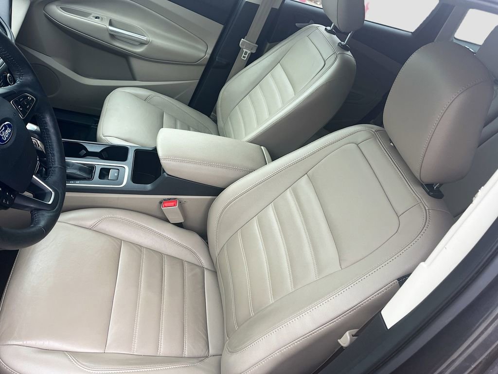 Used 2018 Ford Escape Titanium w/ Ford Safe & Smart Package FWD image 19