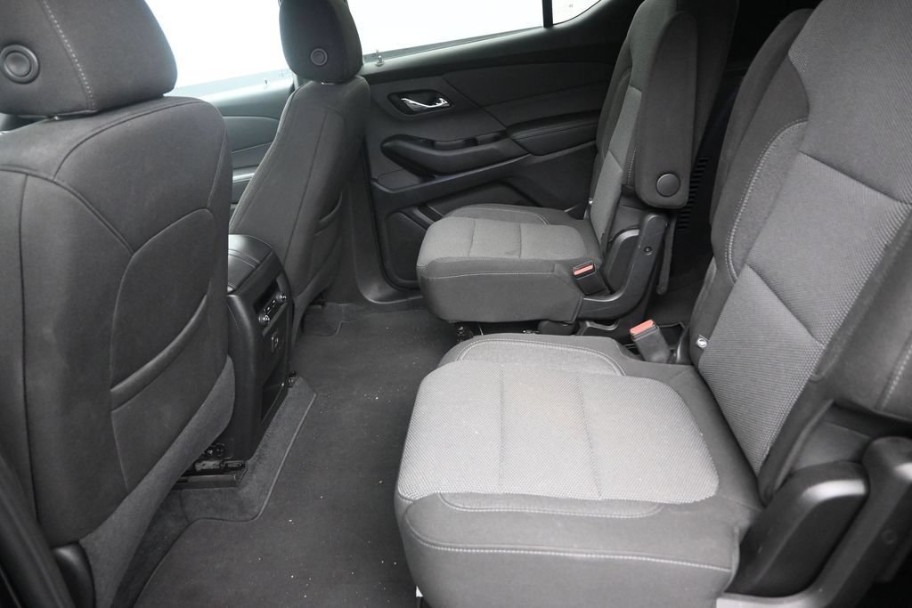 Used 2023 Chevrolet Traverse LT FWD image 14