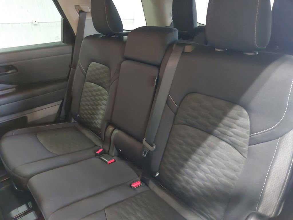 Certified 2024 Nissan Pathfinder SV AWD/4WD image 14