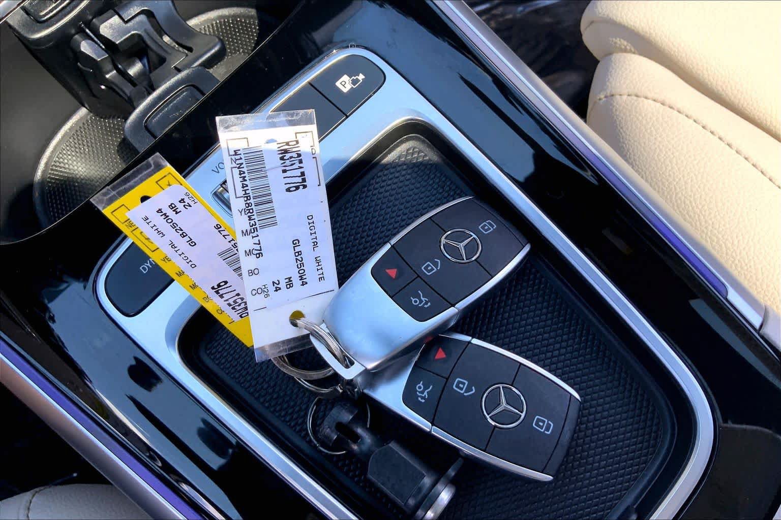 Used 2024 Mercedes-Benz GLB 250 4MATIC image 15