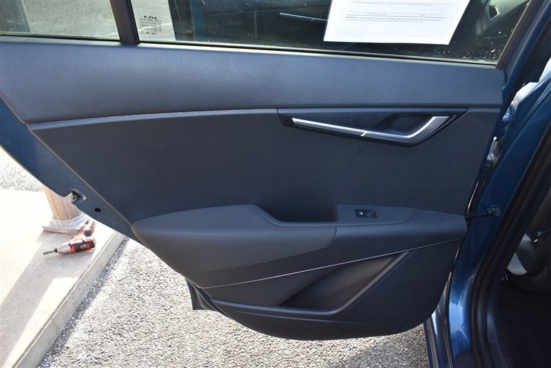 Used 2025 Kia Niro EX Touring image 19