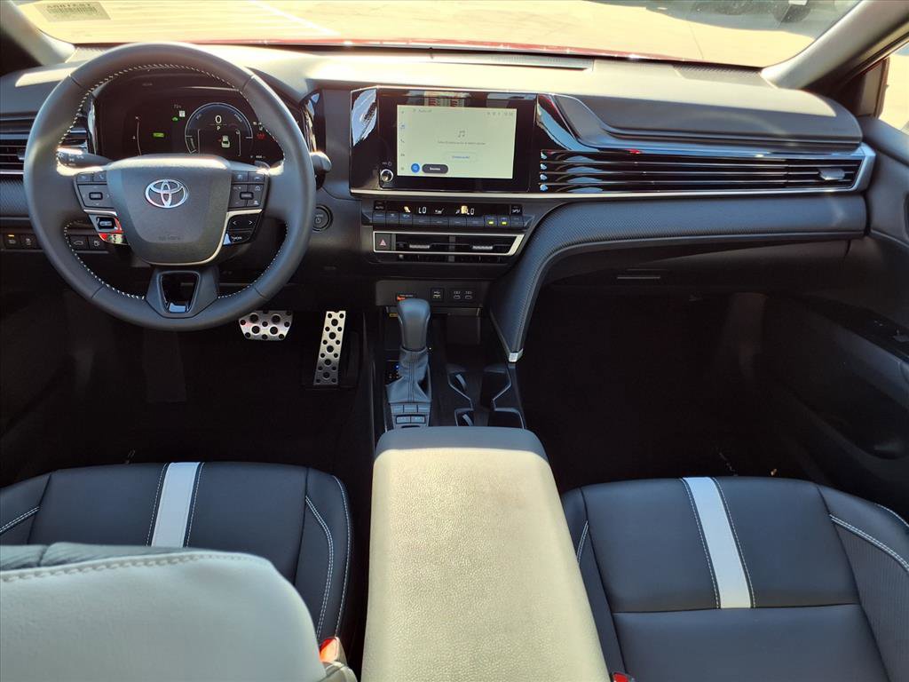 Used 2025 Toyota Camry SE image 13