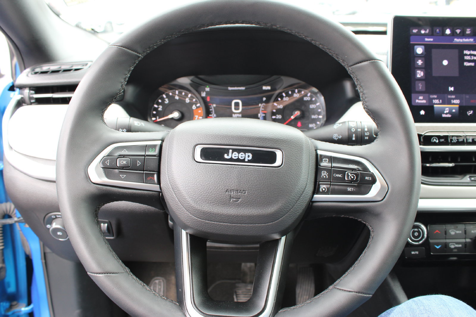 Used 2025 Jeep Compass Limited AWD/4WD image 13