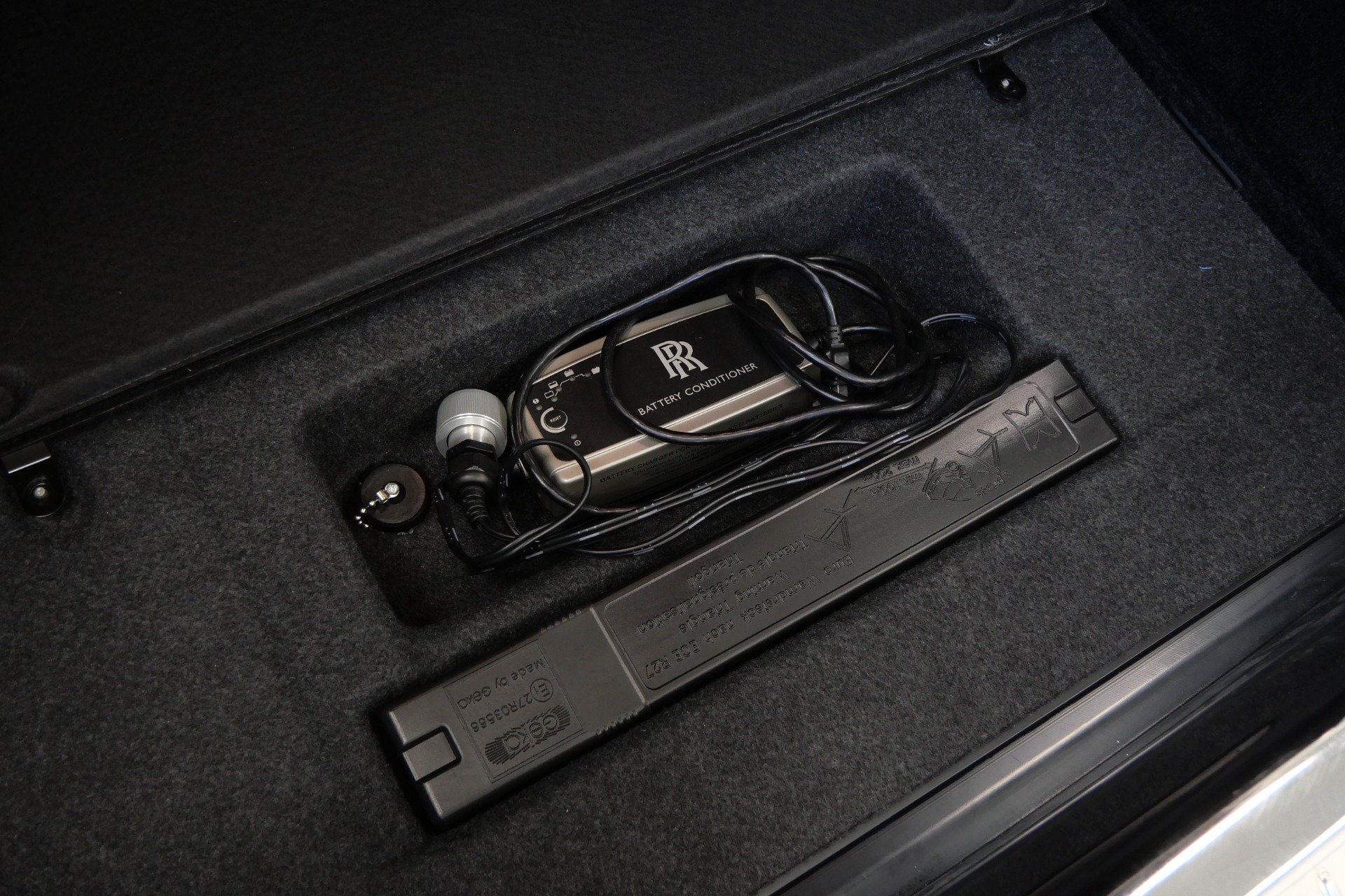 Used 2013 Rolls-Royce Ghost RWD image 39