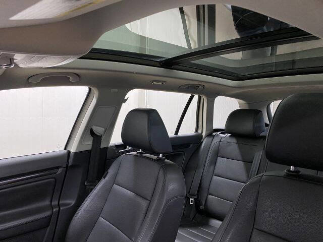 Used 2012 Volkswagen Jetta TDI image 12