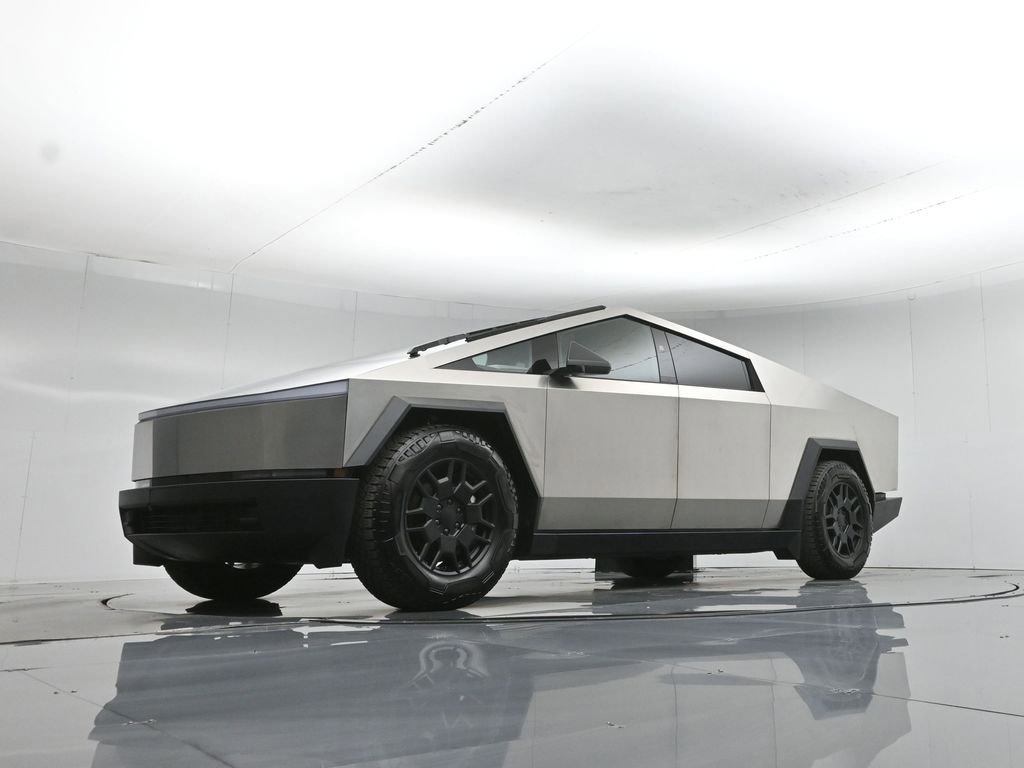 Used 2025 Tesla Cybertruck AWD Crew Cab image 42