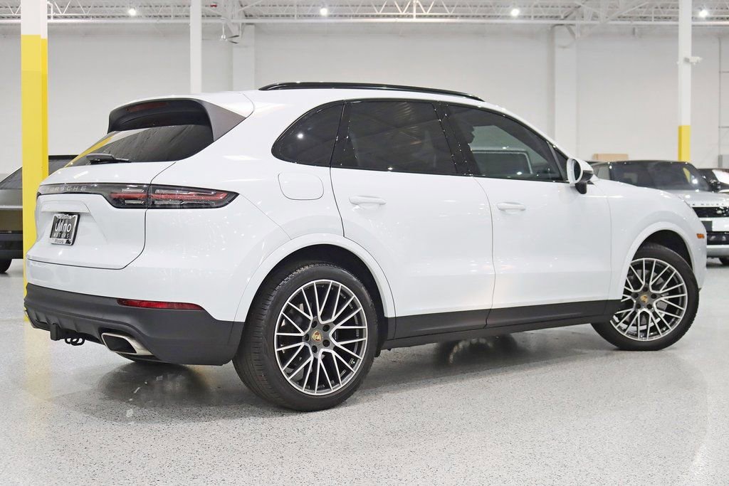 Used 2022 Porsche Cayenne Platinum Edition image 9