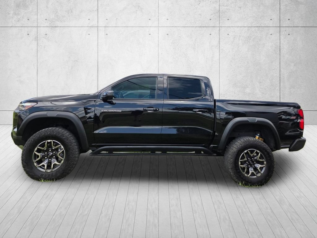 Used 2023 Chevrolet Colorado ZR2 w/ ZR2 Convenience Package III AWD/4WD image 2