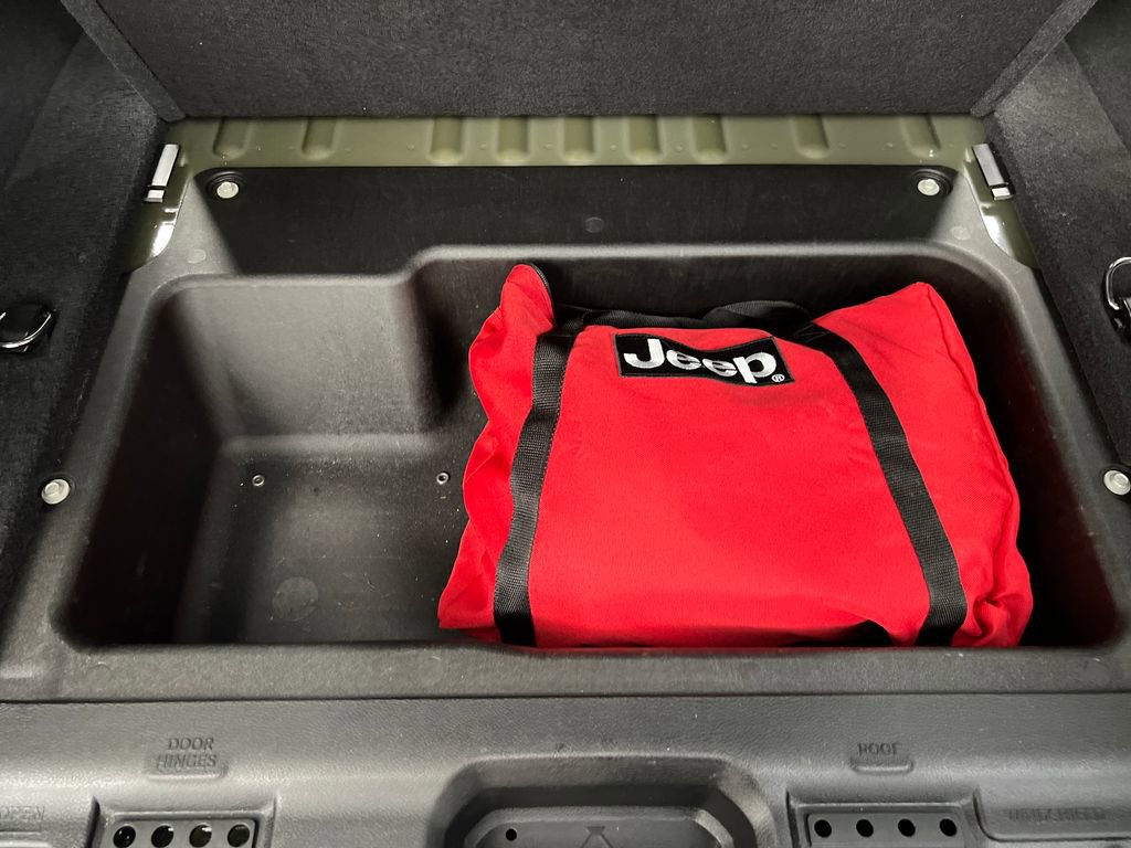 Used 2024 Jeep Wrangler Unlimited Rubicon w/ XTREMEE 35" Tire Package AWD/4WD image 31