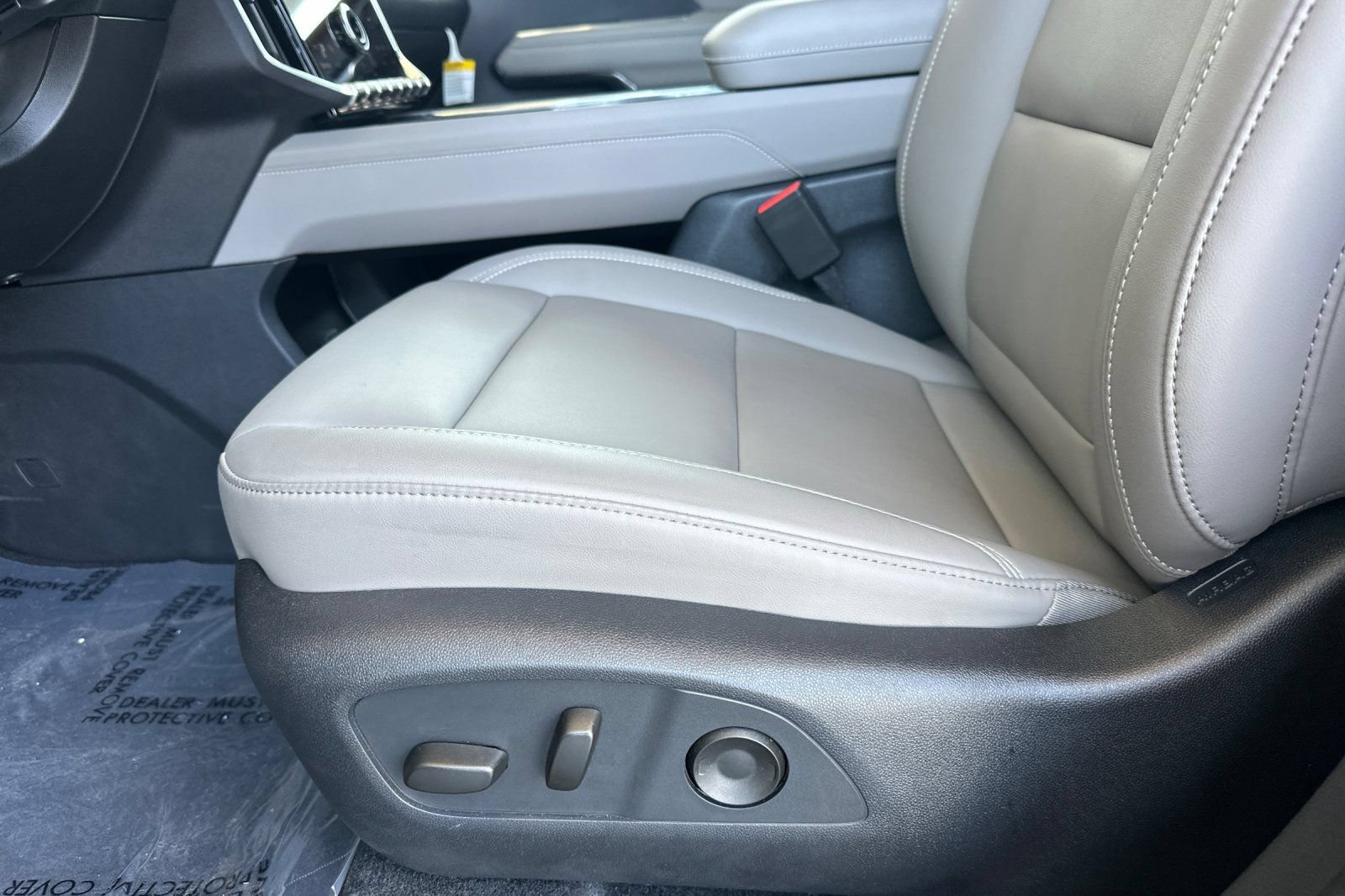 Used 2026 GMC Acadia Elevation w/ Elevation Premium Package FWD image 13