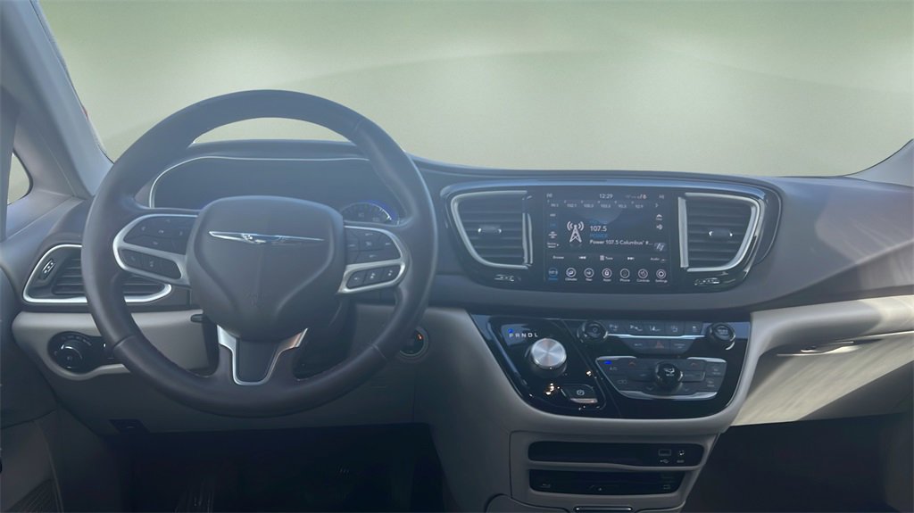 Used 2020 Chrysler Pacifica Touring-L Plus w/ Advanced Safetytec Group image 13